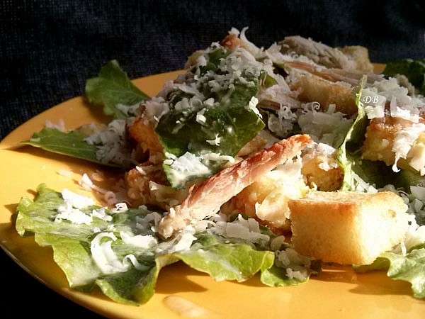 Salata Caesar cu file de pui