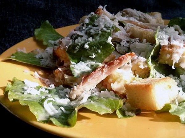 Salata Caesar cu file de pui 4